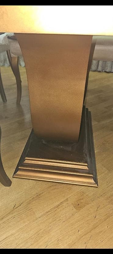 Masalar və oturacaqlar: Masa dəsdi təcili satılır demək olar təzə kimidir 6200 ə alınıb 2000 — 3