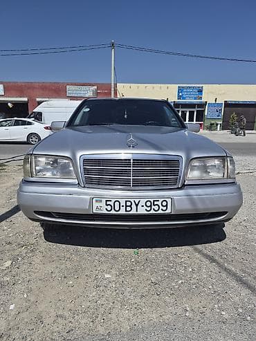 Mercedes-Benz C-Class: 1.8 l | 1994 il Sedan