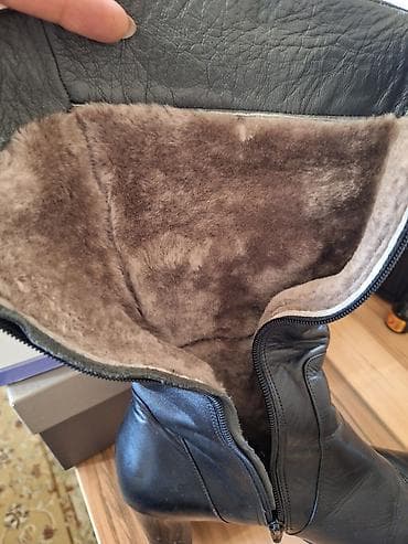 çekmeler: Qadin cekmesi.temiz deri.2-3 defe seliqeli geyilib.ici tebii mex.170 — 2