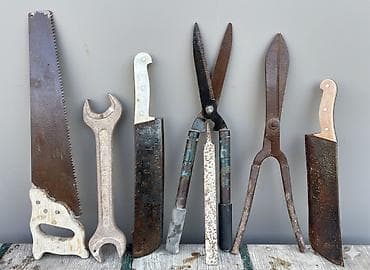 Mexaniki əl alətləri: Bağçılıq və ustalıq alətləri dəsti Təsvir: - Əl mişarı – taxta kəsmək — 1