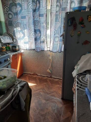 ev alıram: Bakı, 4 otaqlı, Köhnə tikili, m. Xalqlar Dostluğu, 98 kv. m — 4