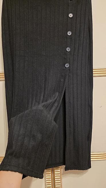 dini paltarlar: 19❌️15 azn✅️Yeni❗️ trikotaj ətək. 42 olcu.metrolara 2 azn

- — 3