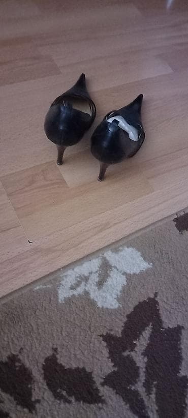 krosovka ayaqqabı: Tuflilər, Ölçü: 37, rəng - Qara, İşlənmiş — 3