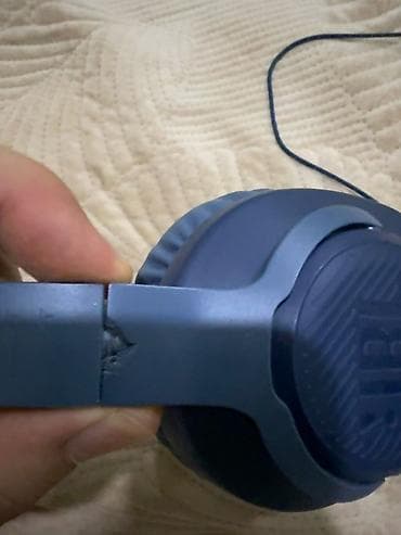 audi tt: JBL Quantum 100 simli gaming qulaqcıq vezyeti yaxsidir yungul cati var — 2