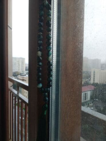 muncuqlu qizil qolbaqlar: Həqiqi daşdan hazırlanmış super görünüşlü təsbeh. - Daş materialı — 1