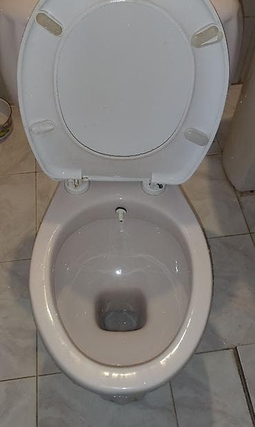 Divar kağızları, oboy: Ağ rəngli klozet dəsti - Kompakt su çəni üstdən düyməli mexanizmlə - — 3