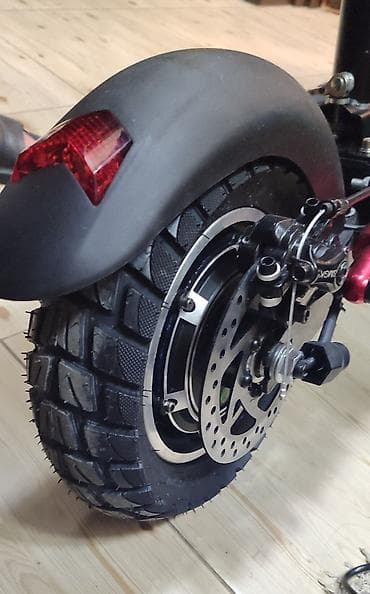 suktur: İşlənmiş Elektrik samokat 10", 751 - 1000 Vt, > 45 km/s — 7