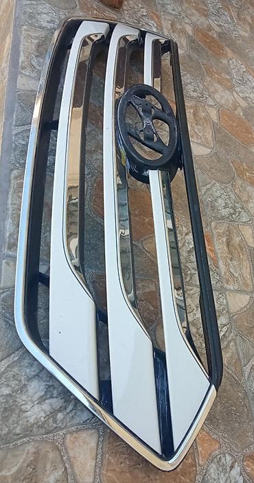 dodge ehtiyat hisseleri: Hunday Santafe radiator barmaqlığı üstdən çıxma arginal 2014_2017 — 2