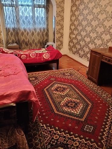 Xanımla üçün kirayə verilən otaq – mebellərlə təmin olunub. Bütün