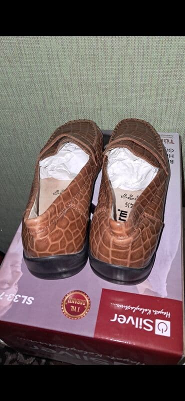 qara mokasinlər: Ölçü: 38, İşlənmiş — 2