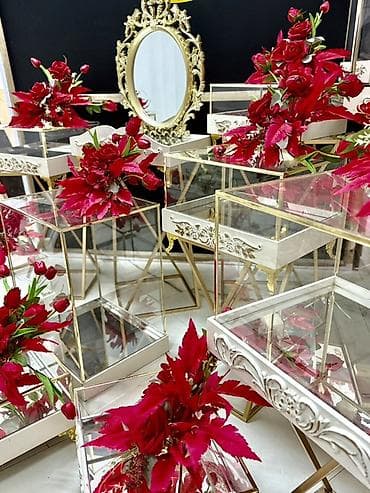 ad günü dekorasiyaları: 12 ədəd qırmızı gül ilə olan xonça modeli satılır — 1