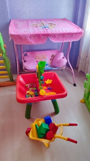 детские комплекты с бриджами: Детский уголок.Состоит из горки,песочницы,качелей и загона. Аксессуары — 3