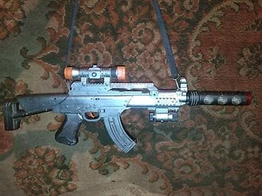 oyuncaq piano: Üç akkumulyatorla işləyən uşaq avtomat İşin videosu WhatsApp-a əlavə — 2