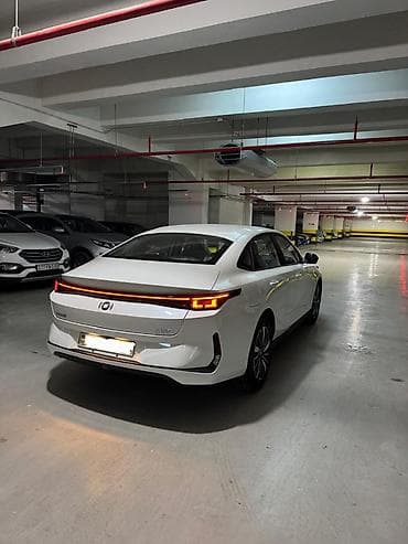 Продажа авто: AİWAYS A5 elektrik sedan - Kuzov: sedan, ağ rəng, aerodinamik — 1