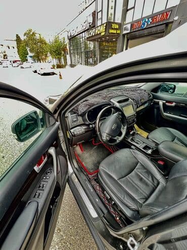 xacmazda ucuz avtomabiller: Kia Sorento şəhər və uzun məsafələr üçün rahat, geniş və funksional — 12