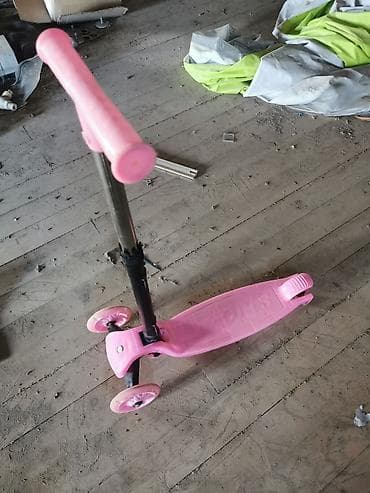 skoter: Uşaq skuterı – 3 təkərli, çəhrayı rəng - Ön tərəfdə iki təkər, arxada — 2