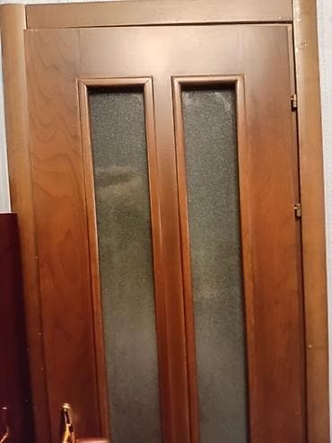 seyfi qapi: Daxili otaq qapısı – taxta karkaslı, şüşəli model - Material: təbii — 2