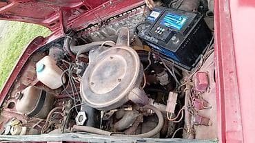 nol 6 sekilleri: VAZ 2106 sedan – qırmızı rəng, 4 qapı, arxaötürücülü. Mexaniki — 4