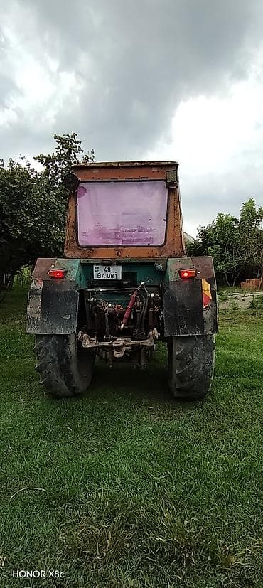 Traktor – universal kənd təsərrüfatı texnikası Hal hazırda işlək — 4