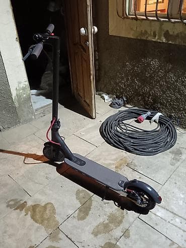 Salam scooter markası xiomi 1s Sürət 32 mənzil 20 25 km di sürüşdən — 2