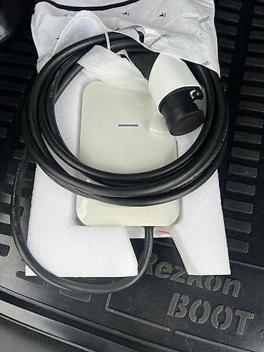 Elektrikli avtomobillər üçün divar tipli şarj qurğusu yenidir. Heç