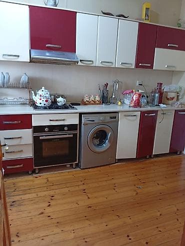 muncuqlu canta: Ev satılır, Qum adasında yerləşir, 3 otaq, yaxşı vəzyətdədir, Dövlət — 6