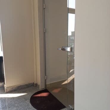 qapı setkaları: Şüşə Qapılar. SİFARİŞLƏ.

KƏYFİYƏTLİ. SƏRFƏLİ. SÜRƏTLİ — 1