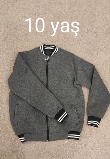 mektebli jaketi: Mekteb jaketi.Ela veziyyetdedir.10 yaw.Ici qalin yundur — 1