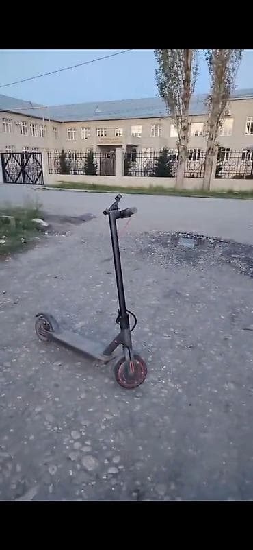 samokat: Elektrik skuter – şəhər üçün kompakt və praktik nəqliyyat vasitəsi — 1