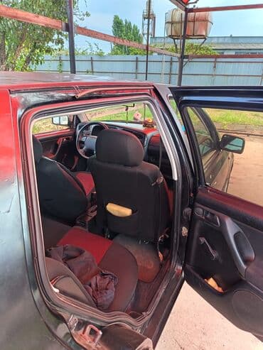 реставрация салона авто: Avtomobilin iç görünüşü. Avtomobilin salonunda qırmızı və qara — 11