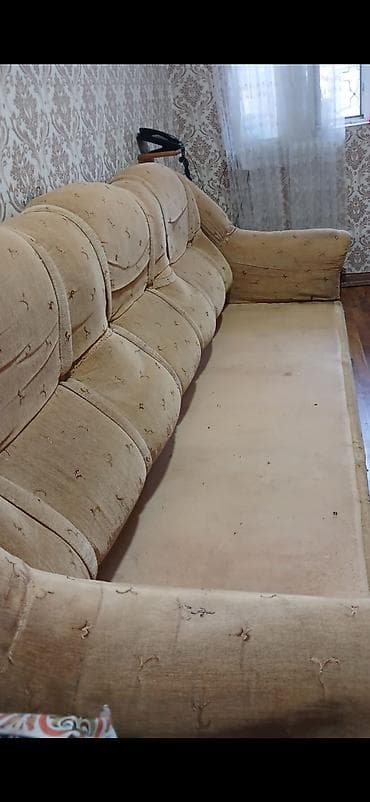 Bej rəngli yumşaq toxumalı divan - Klassik dizayn: Yarı dairəvi — 1