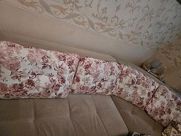 divan islenmis: İşlənmiş, Künc divan, Divan — 1