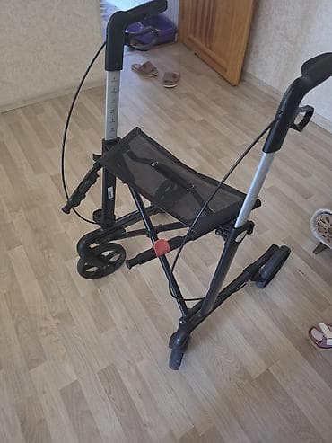 şamlar: Yüngül qatlana bilən rollator (gəzinti arabası) - 4 təkərli, manevr — 1