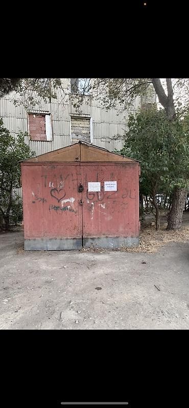 satilir: 15 kv. m, 3 * 5 * 2 Metal — 1