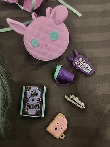 oyuncaq qız üçün: Monster High – Sleepover Party doll seti. Xüsusiyyətlər: - Personaj — 3