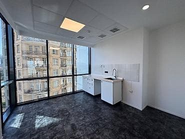 ucuz ev: İcarəyə verilir 7 otaqlı ofis 260 m², 8 Noyabr m. Daha 7 şəklə bax — 9