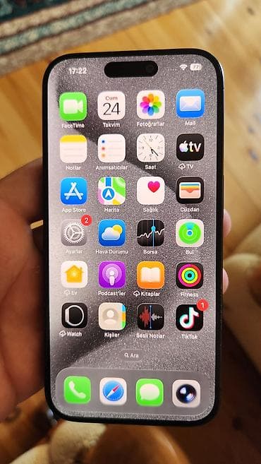 apple macbook pro 16: IPhone 15 Pro, 256 GB, Black Titanium, Simsiz şarj — 6