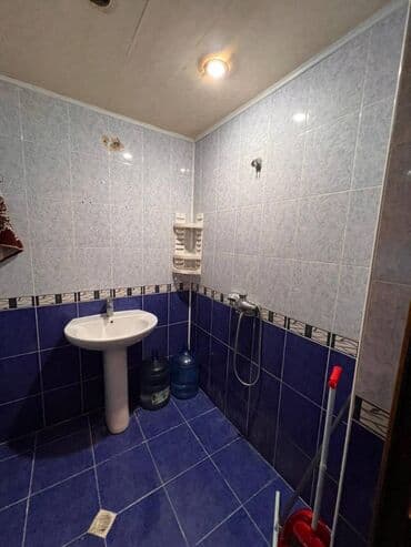 podmayak mənzillər: Sadıqcan küçəsində 12/10 mərtəbə 2 otaq tam əşyalı 84 kv mənzil kirayə — 8