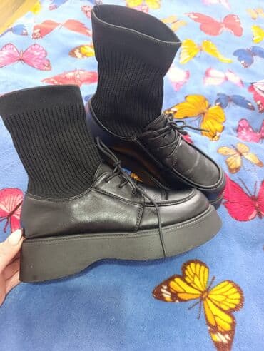 Чехлы: Qadın ayaqqabısı – “sock boots” tipli - Rəng: tam qara - Dizayn: üst — 2