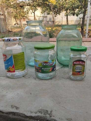 Quruducular: Şüşə bankalar dəsti 3 l - 0.80 qəp.; 2 l - 0.60 qəp.; 900qr - 0.50 — 1