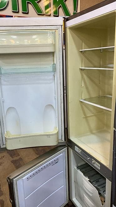 Məişət texnikası: İki qapılı soyuducu (alt kamera dondurucu) - Rəng: metalik/boz - Qapı — 2