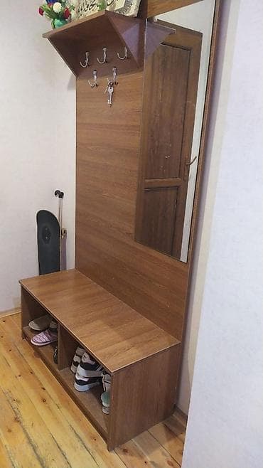 Dəhliz üçün çoxfunksiyalı asılqan–skomod dəsti - Material: ağac