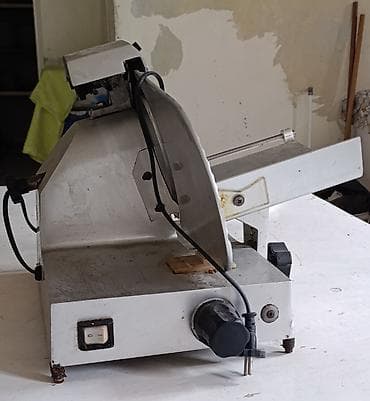 Металлоискатели: Sumqayit seherinde kolbasa doqrayan aparat satilir.islek — 4