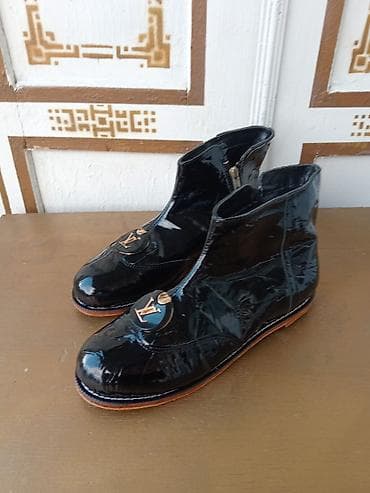 Ölçü: 39.5, rəng - Qara, Yeni