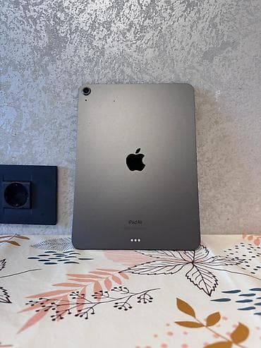 apple ipad pro: İşlənmiş Apple iPad Air 5 (2022), 10,9", 256 GB, Ünvandan götürmə — 2