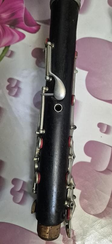 Klarnet A yaxşi veziyyetdedi Usda klarneti olub 6 oçki paduşkalari — 5
