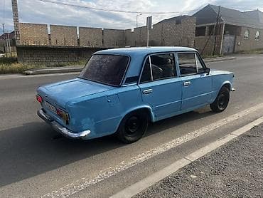 raf 4: VAZ/Lada klassik sedan təqdim olunur. Avtomobil 4 qapılı kuzova — 6