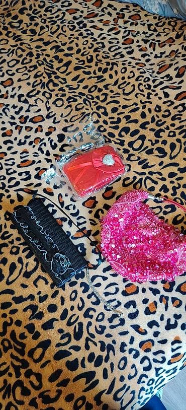 satt: Çanta daşlarla. Germaniyadan. alınıb. bir. dâfâ. toya tutmuşam — 3