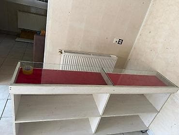 Mağaza vitrini / kassir masasının üst vitrini - Material: ağ rəngli