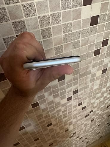 Elektronika: IPhone 11, 128 GB, White Titanium, Barmaq izi, Face ID, Simsiz şarj — 3